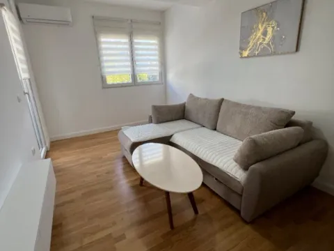 Izdavanje, jednosoban stan, 50m², Centar, Bar - image 9