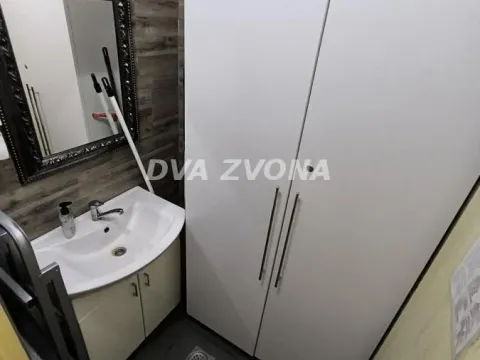 Izdavanje, poslovni prostor, 30m², Centar, Novi Sad - image 9