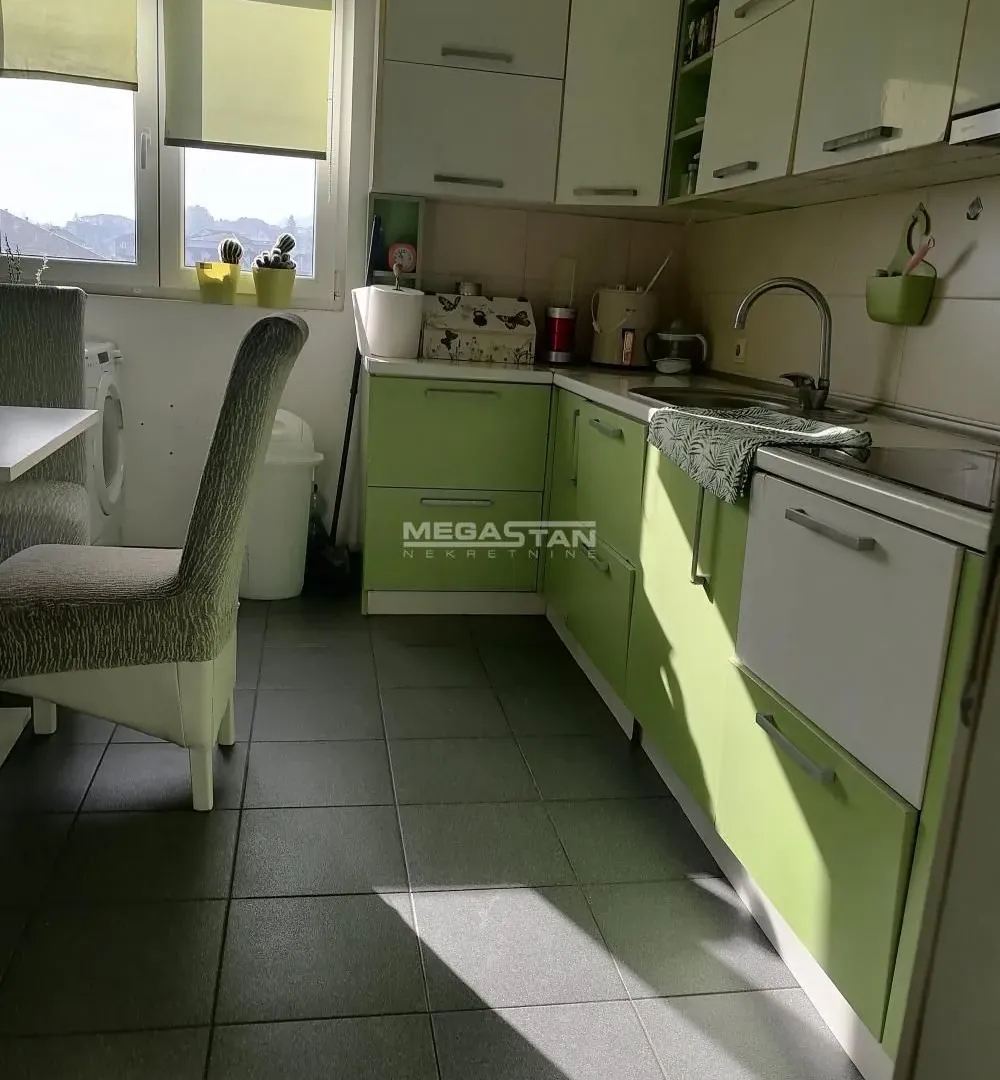 Prodaja, trosoban stan, 80m², Karaburma, Palilula Sve Podlokacije