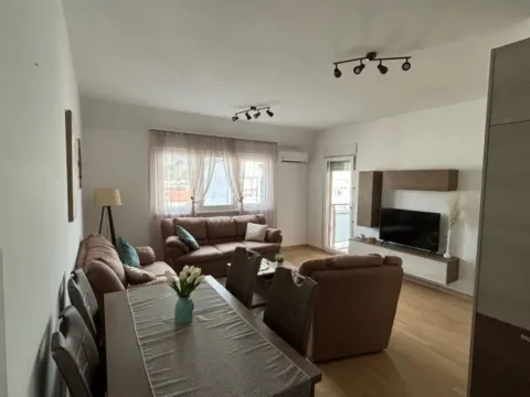 Prodaja, dvosoban stan, 63m², Blok 9, Podgorica - image 3