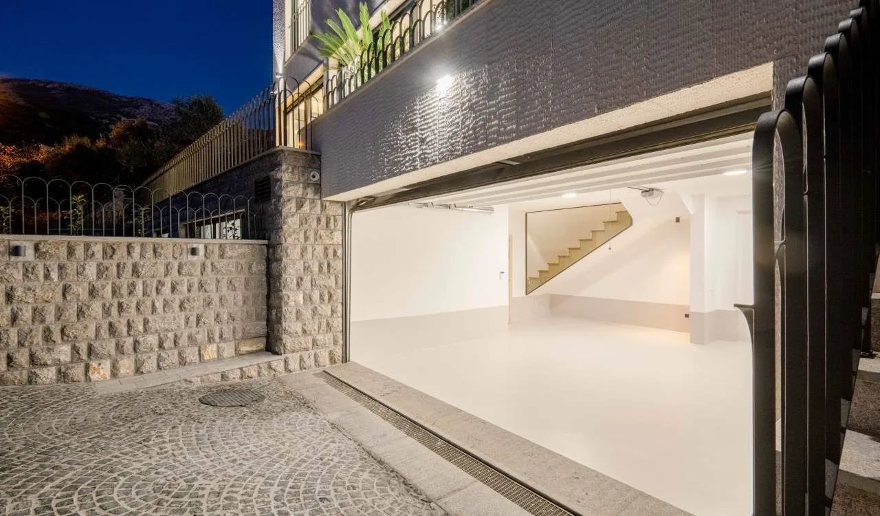 Sale, house, 240m², Kamenovo, Budva