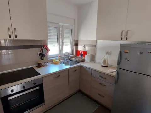 Rent, two bedroom apartment, 52m², Kalimanj, Tivat - image 2