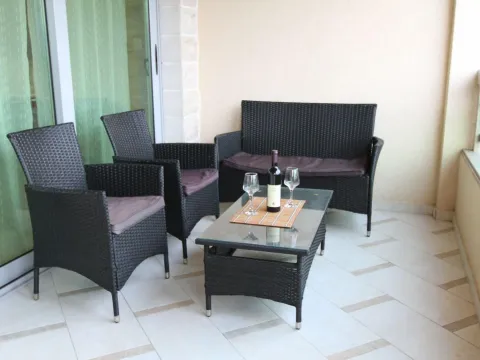 Rent, two bedroom apartment, 70m², Budva, Crna Gora - image 4