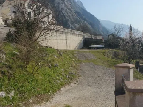 Prodaja, plac, 700m², Kotor, Crna Gora - image 2
