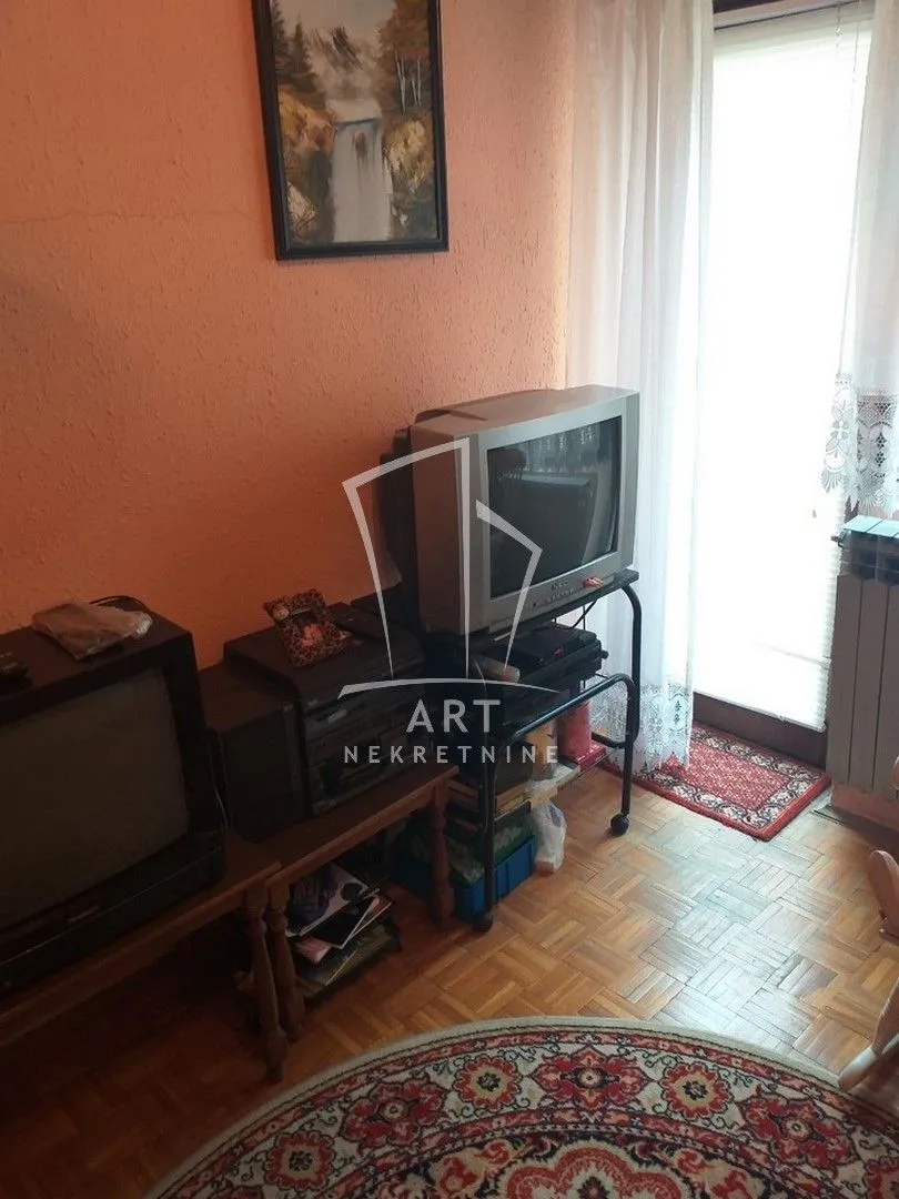 Prodaja, kuća, 275m², Zvezdarska Šuma, Zvezdara Sve Podlokacije