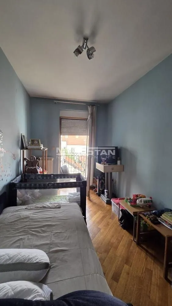 Prodaja, trosoban stan, 76m², Čubura, Beograd