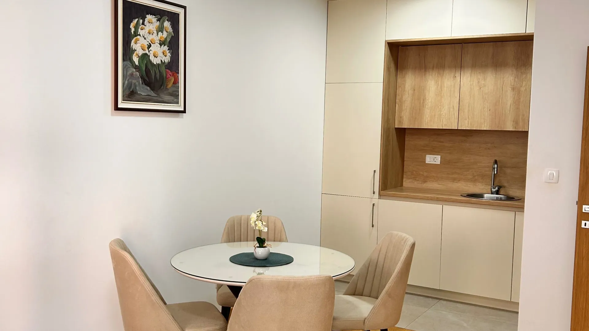 Izdavanje, jednosoban stan, 45m², New City, Podgorica