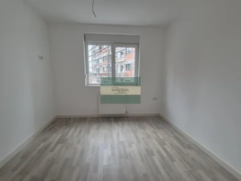 Izdavanje, četvorosoban stan, 97m², Centar, Paraćin - image 7
