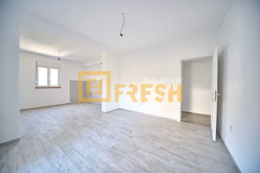 Sale, two bedroom apartment, 83m², Šušanj, Bar