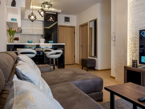 Rent, one bedroom apartment, 45m², Budva, Crna Gora - image 15