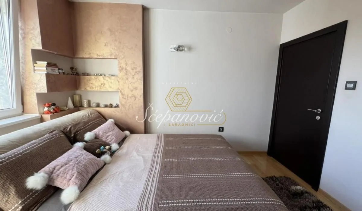 Prodaja, trosoban stan, 67m², Centar, Novi Sad