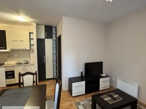 Stan in Kraljevi Čardaci