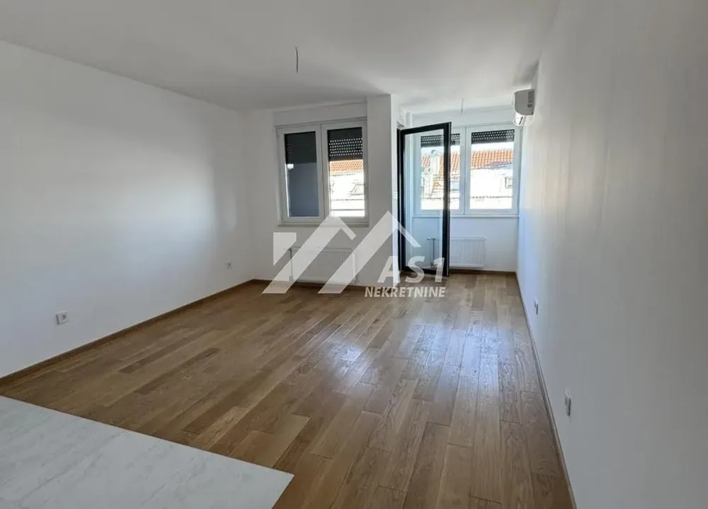 Izdavanje, stan, 33m², Bulevar Oslobodjenja, Novi Sad Sve Podlokacije