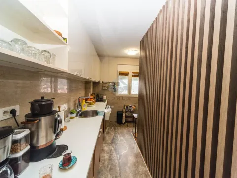 Prodaja, trosoban stan, 82m², Blok 5, Podgorica - image 5