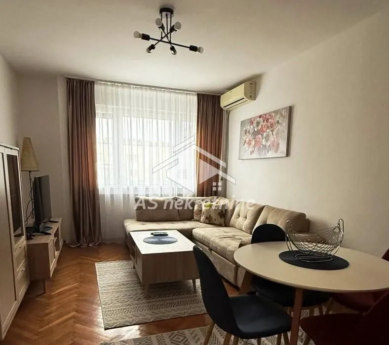 Izdavanje, stan, 37m², Palilula Sve Podlokacije, Beograd
