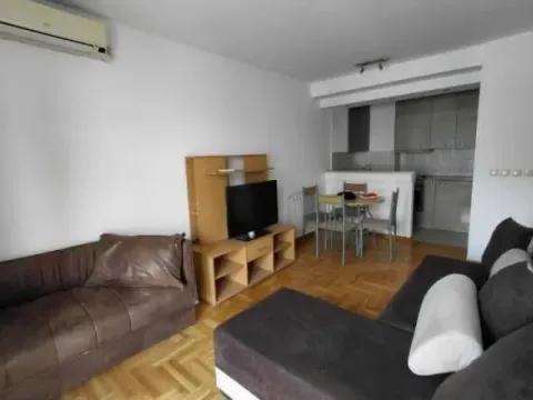 Rent, two bedroom apartment, 40m², Crveni Krst, Beograd - image 2