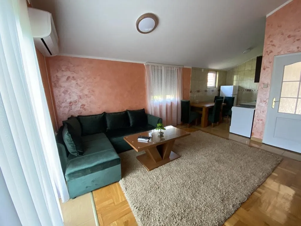 Rent, four bedroom apartment, 175m², Gornja Gorica, Podgorica