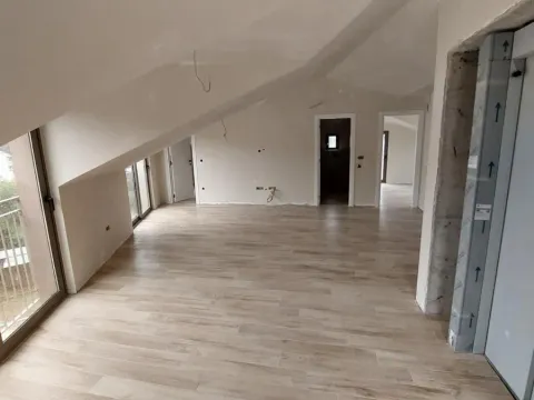 Prodaja, dvosoban stan, 90m², Marići, Tivat