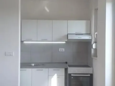 Rent, three bedroom apartment, 59m², Sremska Kamenica, Petrovaradin - image 2