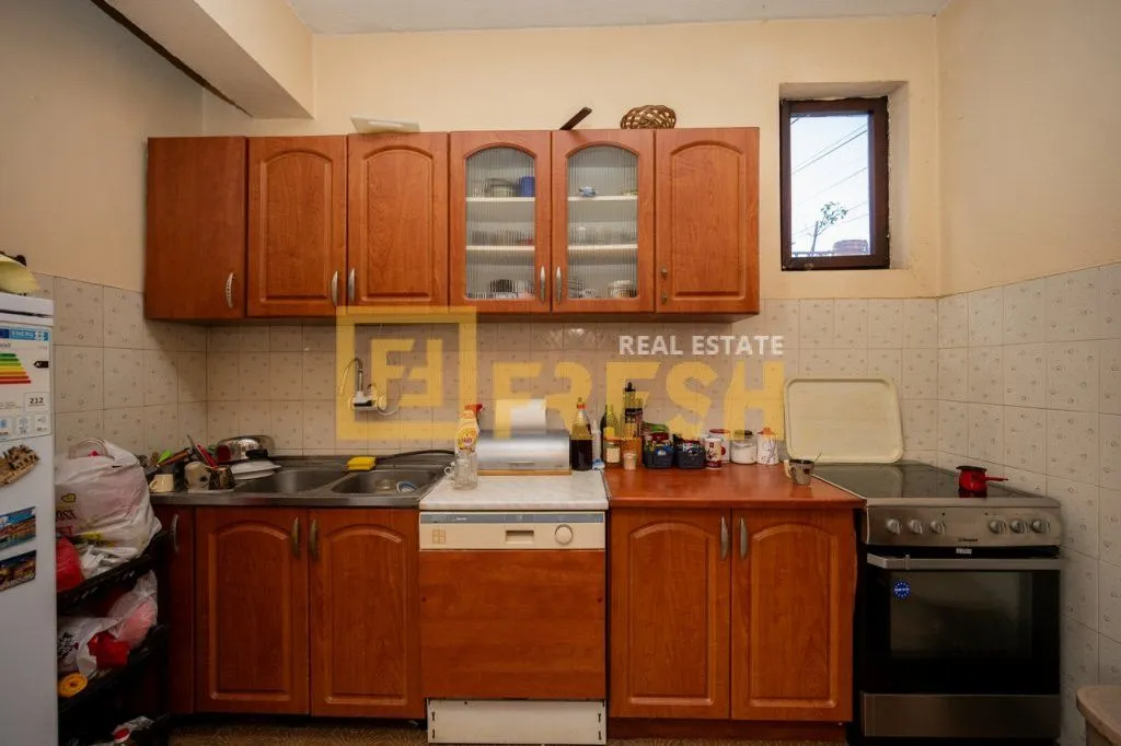 Sale, house, 348m², Stara Varoš, Podgorica