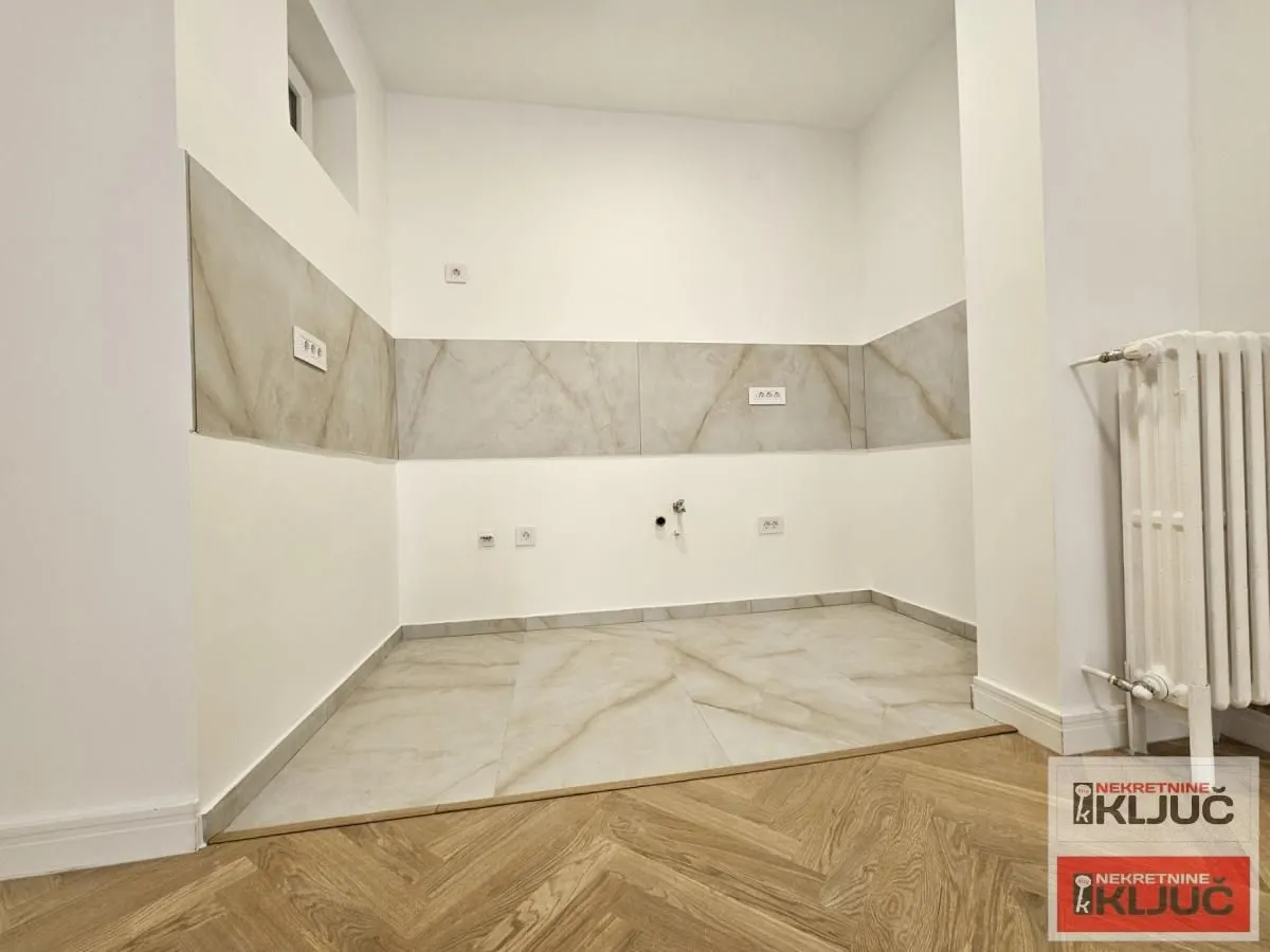 Prodaja, trosoban stan, 75m², Centar, Novi Sad
