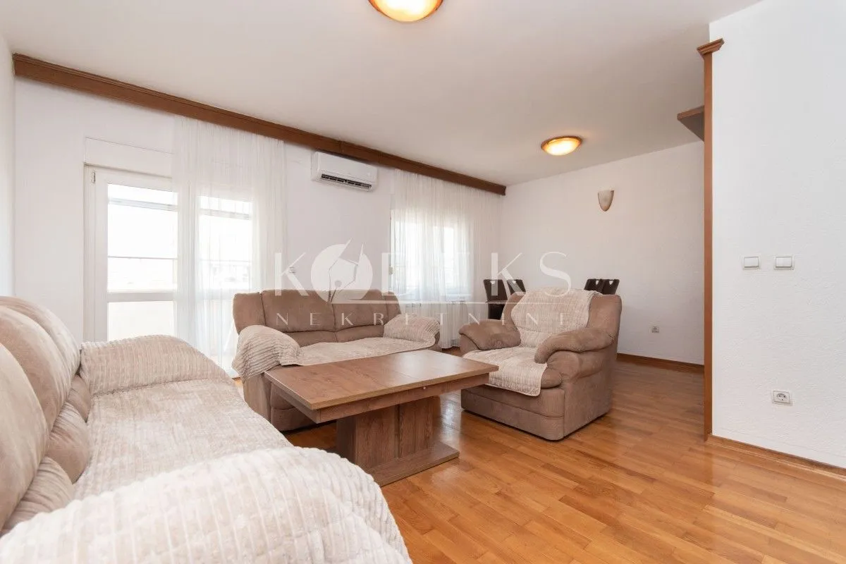 Izdavanje, dvosoban stan, 75m², Stara Varoš, Podgorica
