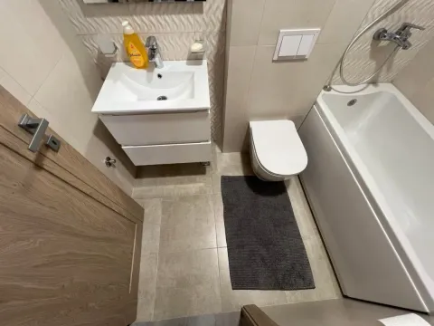 Izdavanje, trosoban stan, 93m², Master Kvart, Podgorica - image 11