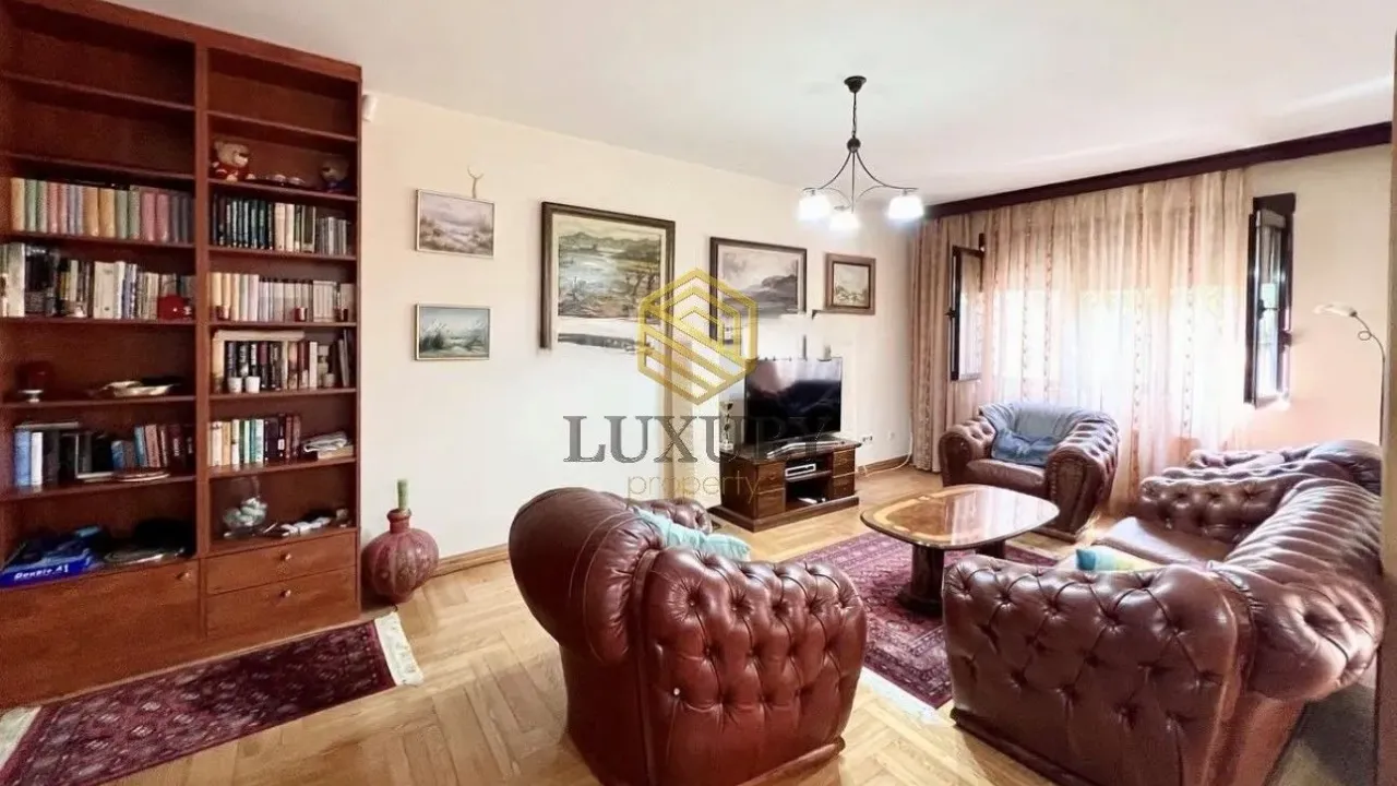 Prodaja, kuća, 200m², Gorica C, Podgorica