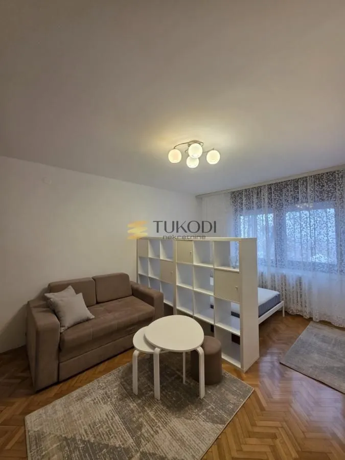 Izdavanje, jednosoban stan, 37m², Čukarica, Beograd