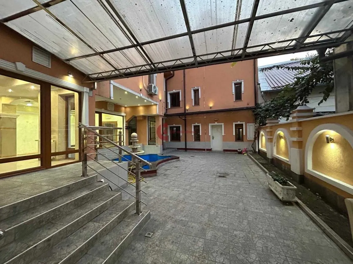 Sale, office space, 1400m², Centar, Subotica