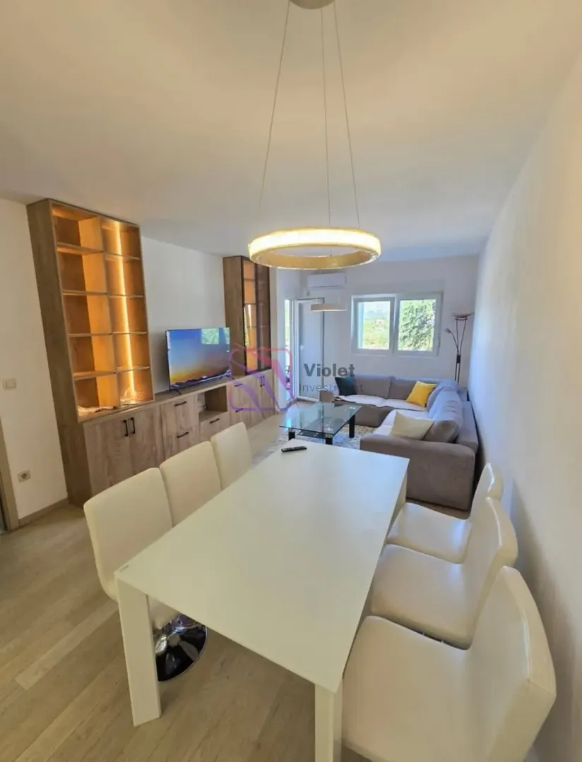 Izdavanje, dvosoban stan, 70m², City Kvart, Podgorica