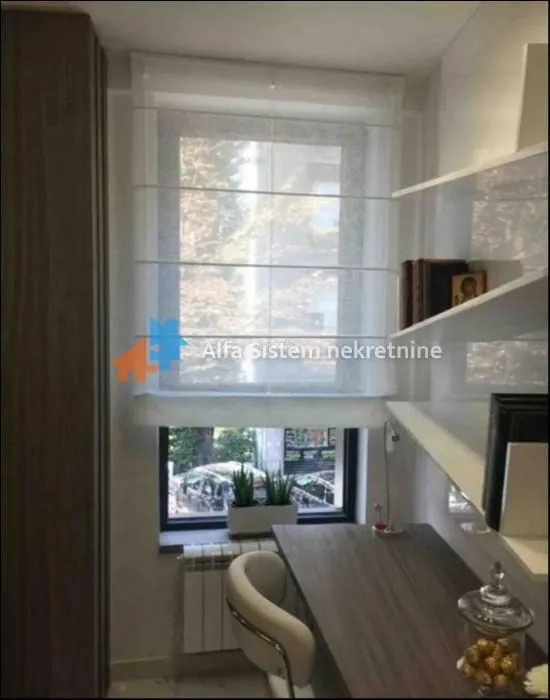 Izdavanje, dvosoban stan, 56m², Čubura, Beograd