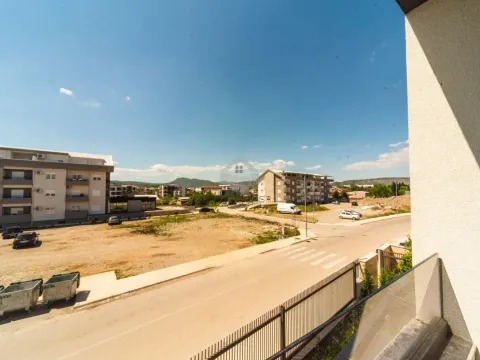 Izdavanje, dvosoban stan, 64m², Zabjelo, Podgorica - image 7