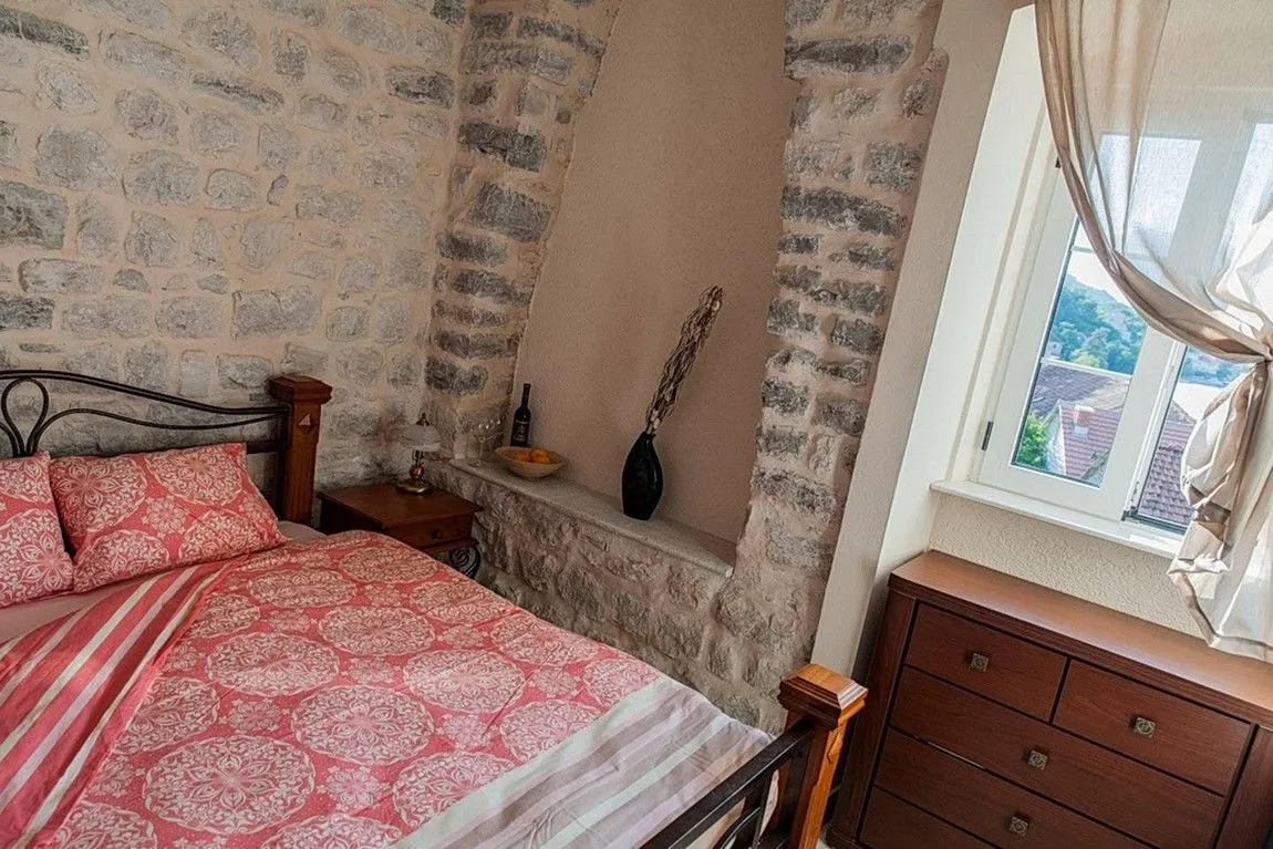 Prodaja, jednosoban stan, 54m², Prčanj, Kotor
