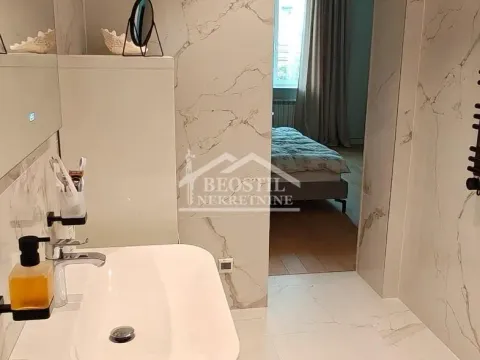 Prodaja, četvorosoban stan, 133m², Stari Grad, Beograd - image 12