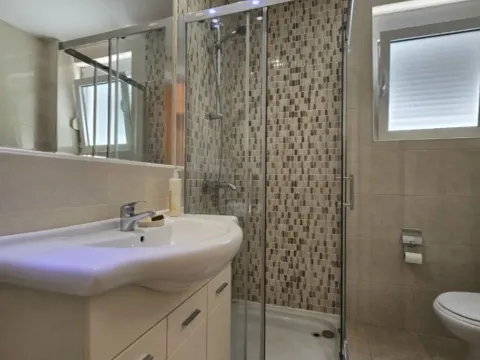 Sale, house, 276m², Gorica C, Podgorica - image 4