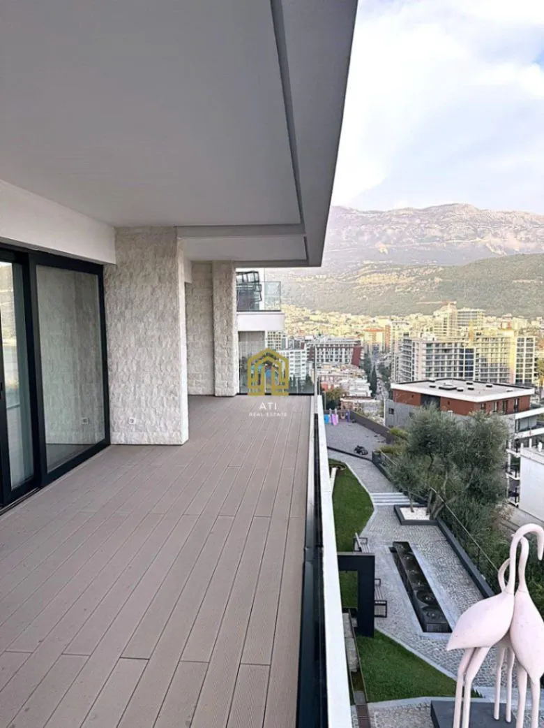 Prodaja, trosoban stan, 263m², Budva, Crna Gora