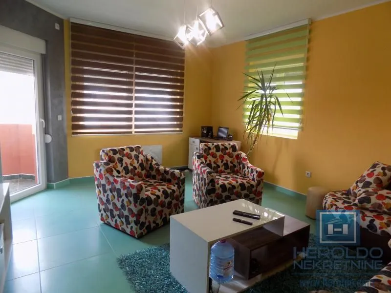 Prodaja, poslovni prostor, 360m², Paraćin, Srbija