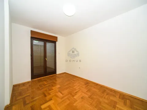 Prodaja, kuća, 350m², Tuzi, Podgorica - image 17