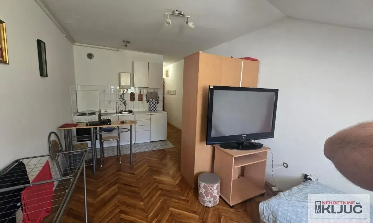 Prodaja, garsonjera, 22m², Rotkvarija, Novi Sad Sve Podlokacije