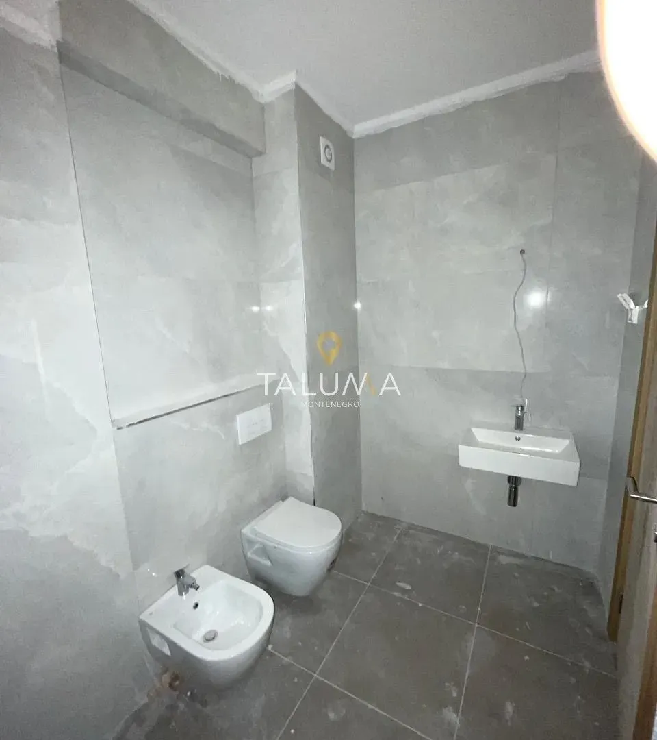 Prodaja, dvosoban stan, 80m², Pobrežje, Podgorica