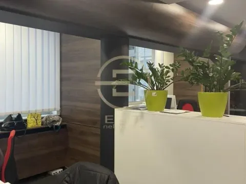 Izdavanje, poslovni prostor, 334m², Bulevar Oslobodjenja, Novi Sad Sve Podlokacije - image 6