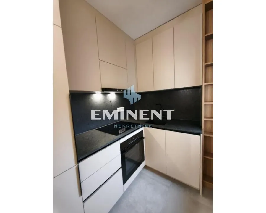 Izdavanje, trosoban stan, 65m², Čubura, Beograd