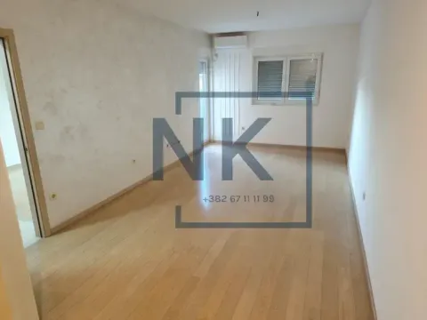 Izdavanje, jednosoban stan, 47m², City Kvart, Podgorica - image 1