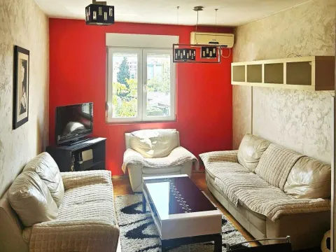 Rent, apartment, 37m², Stari Aerodrom, Podgorica - image 1