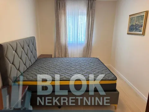 Izdavanje, trosoban stan, 100m², Centar, Podgorica - image 5