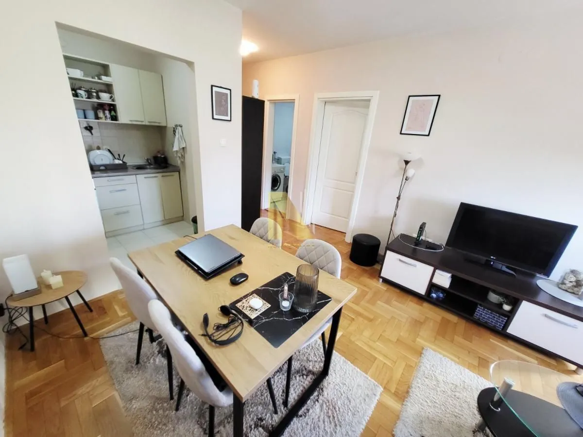 Prodaja, jednosoban stan, 37m², Salajka, Novi Sad Sve Podlokacije