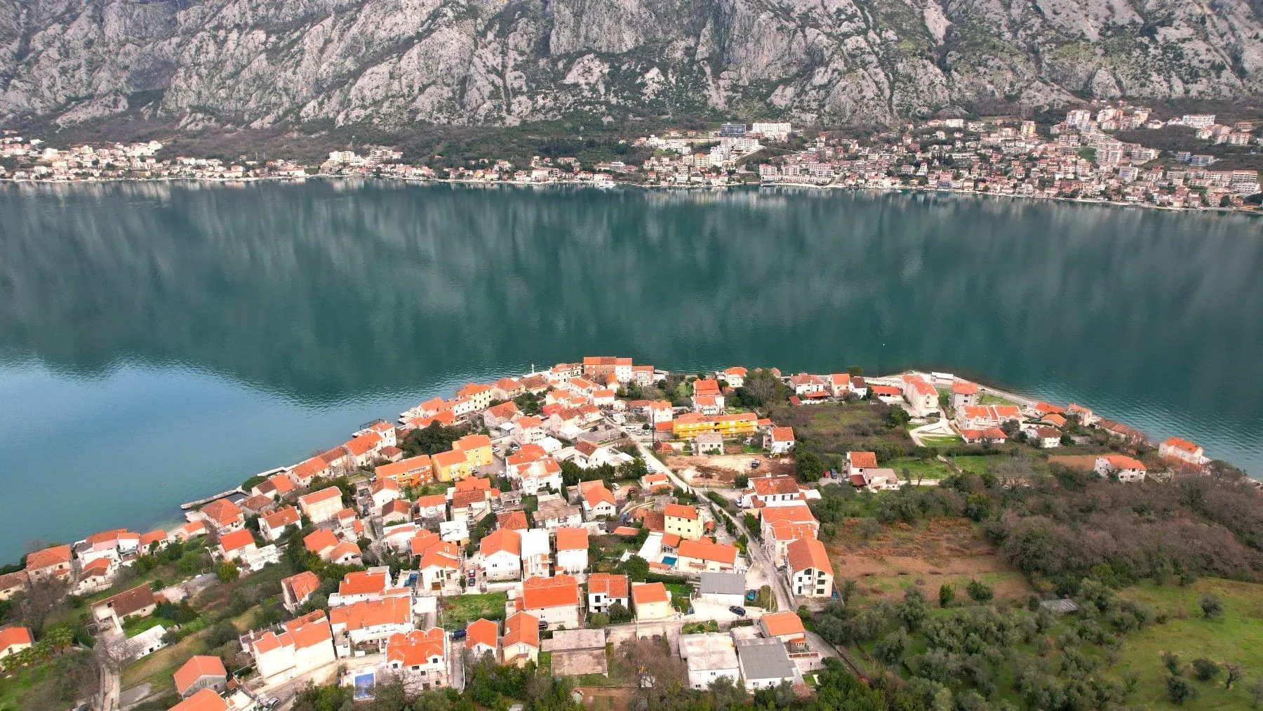 Prodaja, plac, 585m², Prčanj, Kotor