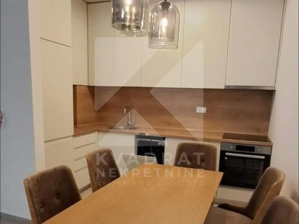 Rent, one bedroom apartment, 57m², Bečići, Budva