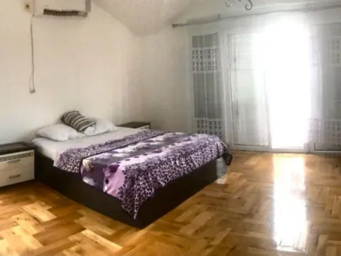 Izdavanje, trosoban stan, 180m², Dalmatinska ulica, Podgorica - image 11